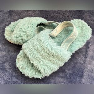 Koolaburra by UGG Girl’s K Fuzz'n Sandals Faux Fur Aqua Size 1 Like New